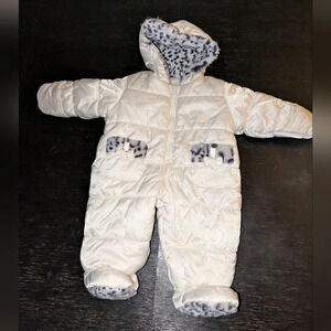 London Fog Baby Girl Snow Suit Size 6-9M. EUC